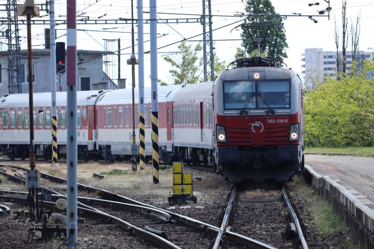 Rastúci záujem o cestovanie vlakom: ZSSK zaznamenáva pozitívne výsledky prieskumu