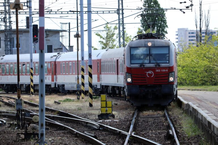 ZSSK v roku 2025: Hodinové expresy, nové vlaky a väčší dôraz na bezpečnosť