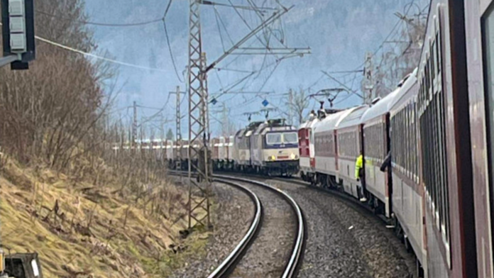 Mimoriadna udalosť medzi Liptovským Hrádkom a Liptovským Mikulášom