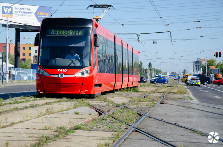 Bratislava: električky liniek 1 a 4 budú 10. januára večer odklonené mimo Jesenského pre štátne vyznamenania