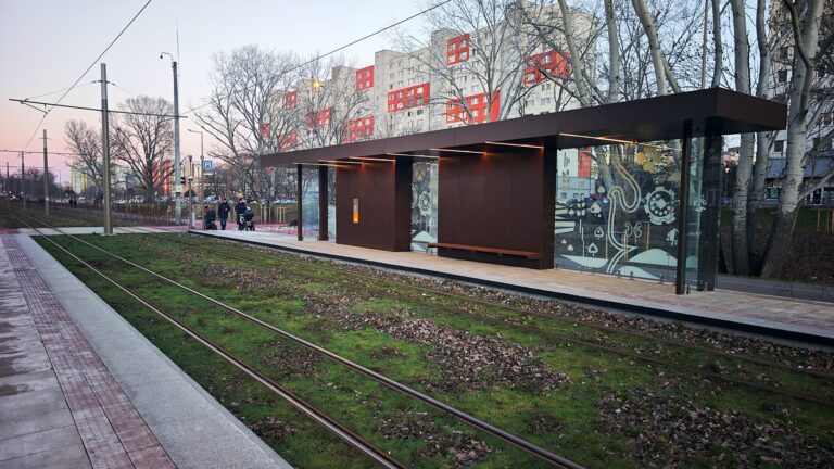 Rezidentské parkovanie na košickom sídlisku KVP sa posúva na marec 2027, mesto podporí projekt KVP-100