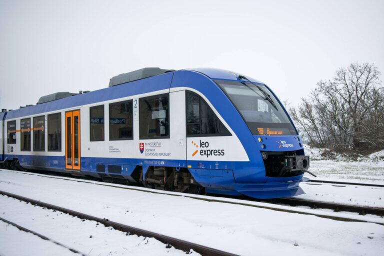 Výluka ŽSR preruší vlaky liniek R70 a S70 medzi Podunajskými Biskupicami a Novými Košariskami, nasadia NAD