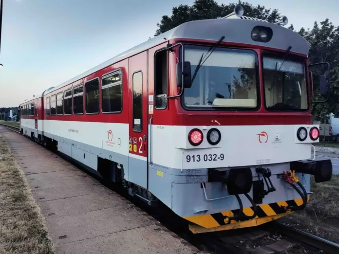 Motorový vozeň 813 „Bageta“