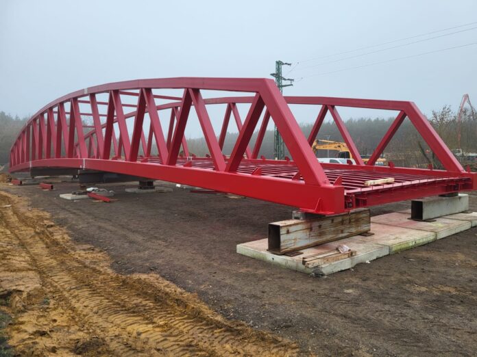 Konštrukcia cyklolávky v Malackách je pripravená na osadenie