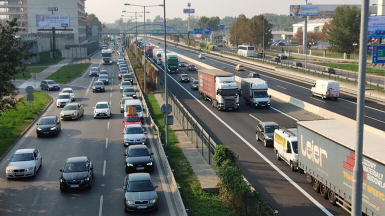 NDS varuje: Predvianočný zhon na cestách môže stáť život