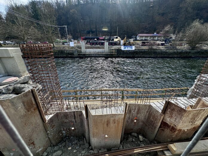 Most cez Hron pri stanici Banská Bystrica - mesto