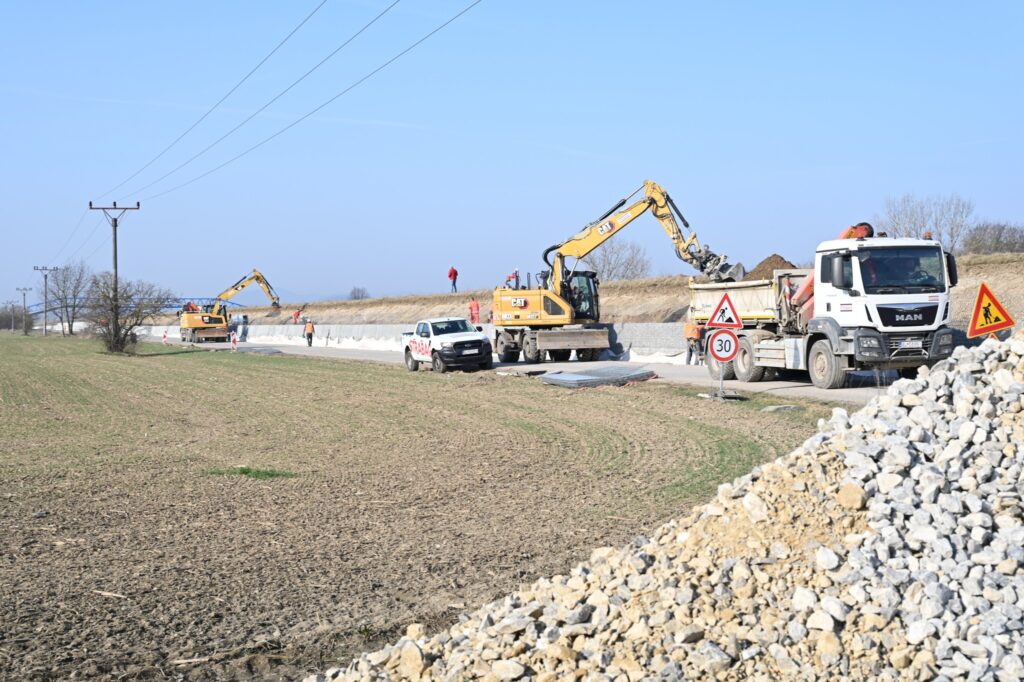 Výstavba Vážskej cyklomagistrály Nemšová – Dubnica nad Váhom – Ladce. Zdroj: Trenčiansky kraj