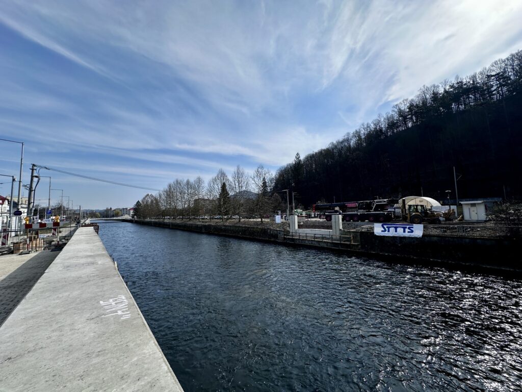 Most cez Hron pri stanici Banská Bystrica - mesto