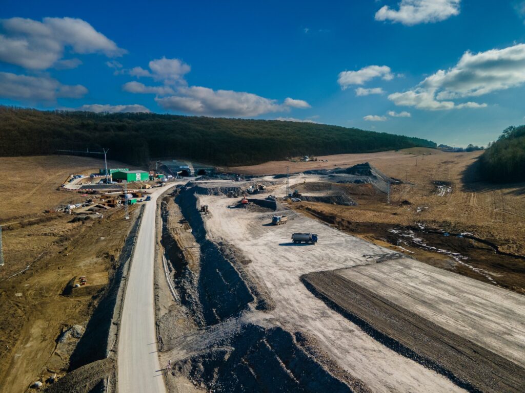 Výstavba rýchlostnej cesty R4 pri Prešove. Foto: NDS