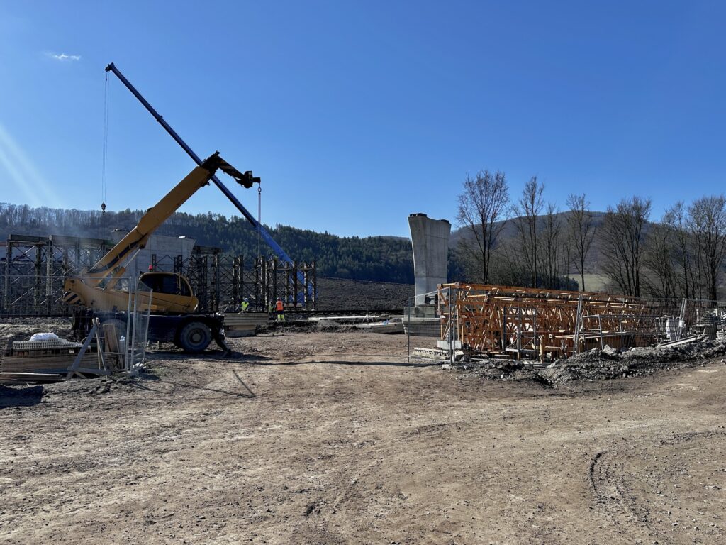 Výstavba rýchlostnej cesty R1 pri Banskej Bystrici. Foto: Ján Nosko