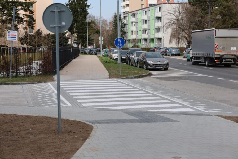 Senica otvorila nové spoločné cyklochodníky na Hviezdoslavovej a Štefánikovej ulici, pribudli aj bezpečnostné úpravy