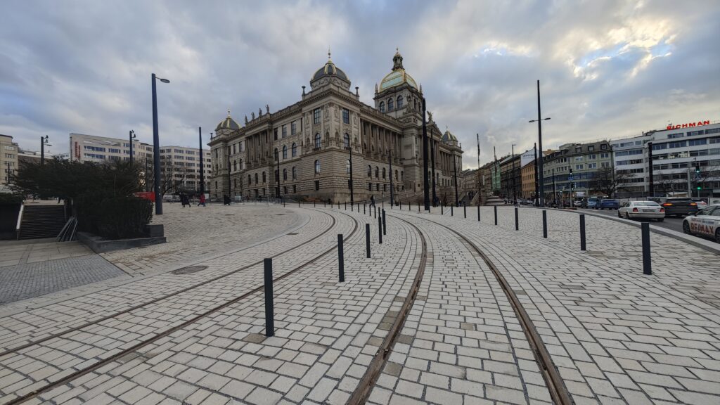 Električková trať na Václavskom námestí v Prahe