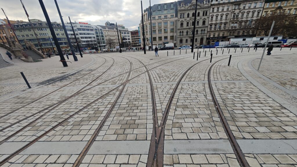 Električková trať na Václavskom námestí v Prahe