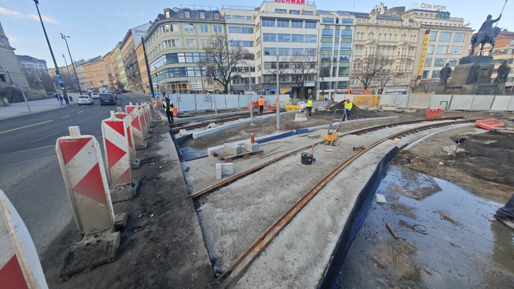 Električková trať na Václavskom námestí v Prahe