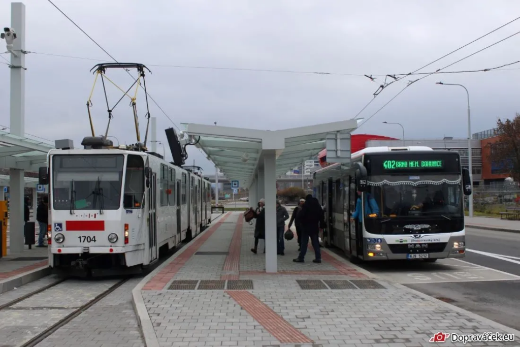 Nový prestupný terminál Nemocnice Bohunice v Brne. Zdroj: Dopraváček.eu