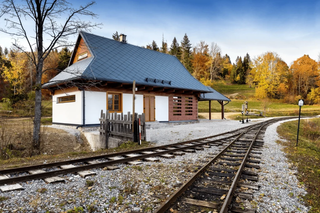 Oravská lesná železnica a Historická lesná úvraťová železnica