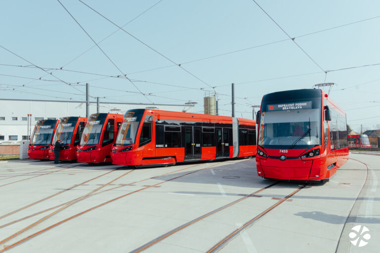 Dopravný podnik Bratislava nasadzuje nasadzuje nové električky Škoda 29T3