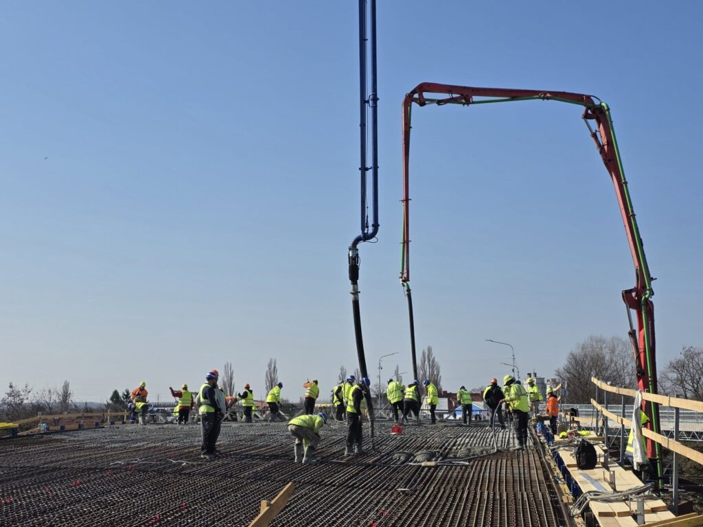 Výstavba nového mosta v Seredi