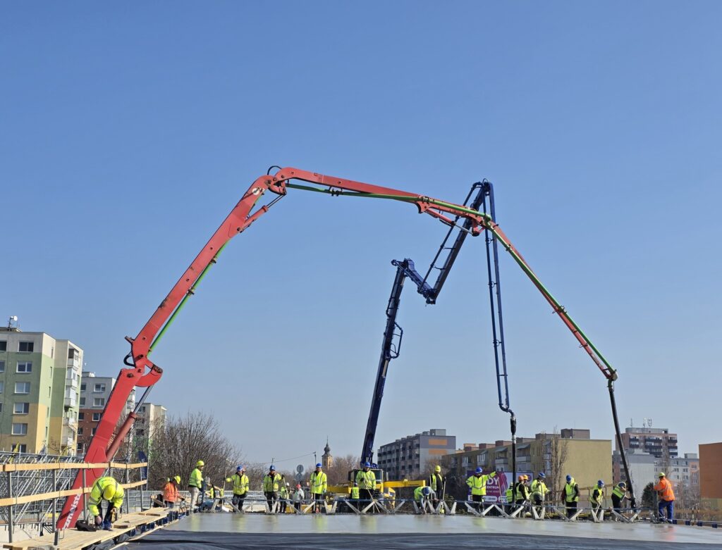 Výstavba nového mosta v Seredi