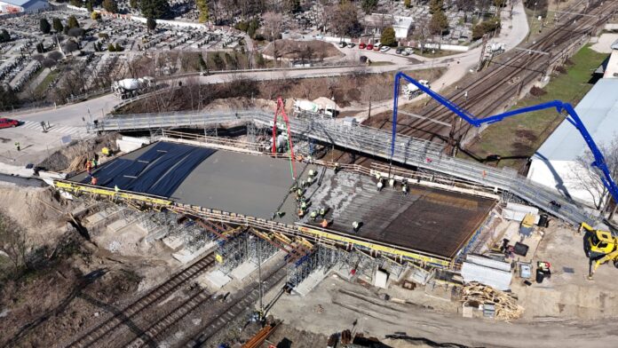 Výstavba nového mosta v Seredi