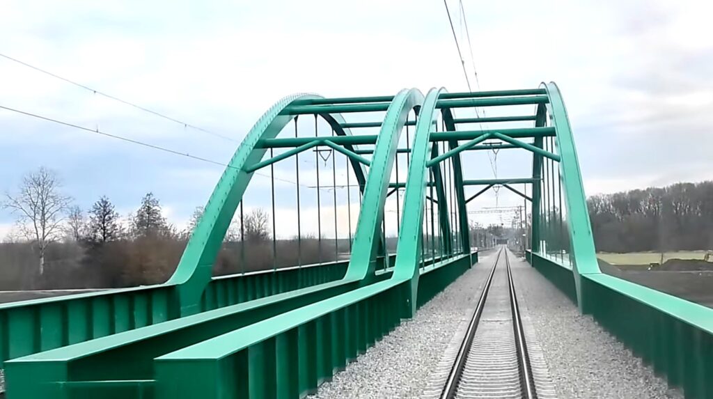 Železničný most cez rieku Moravu
