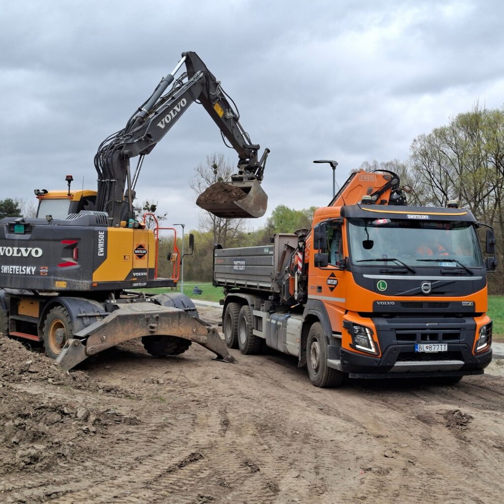 Neustále kolízie medzi cyklistami a chodcami? Popri Ciroche už čoskoro minulosť