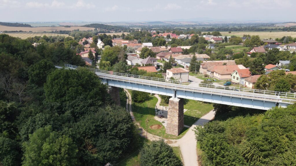 Viadukt pri Podhoranoch