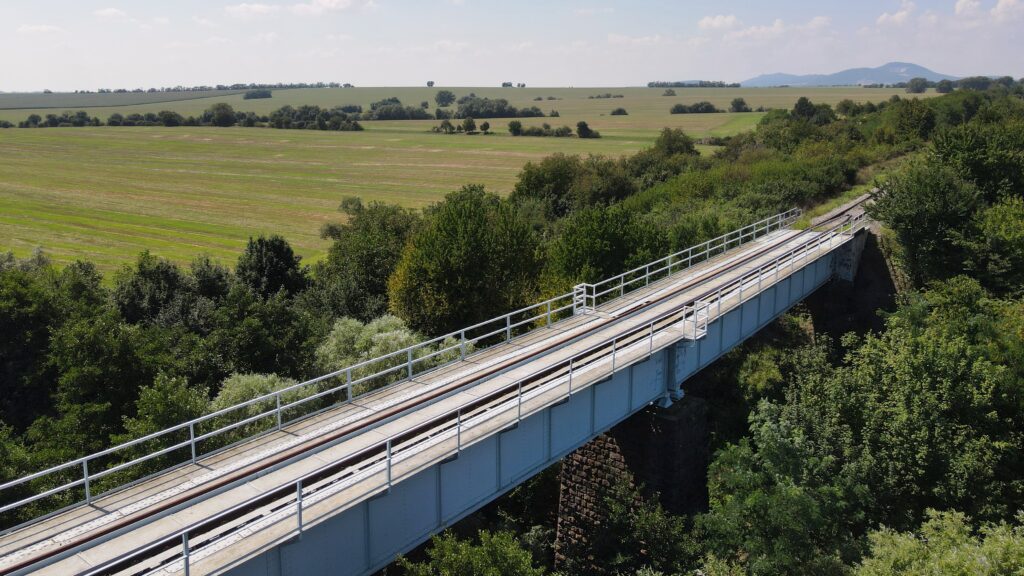 Viadukt pri Sľažanoch