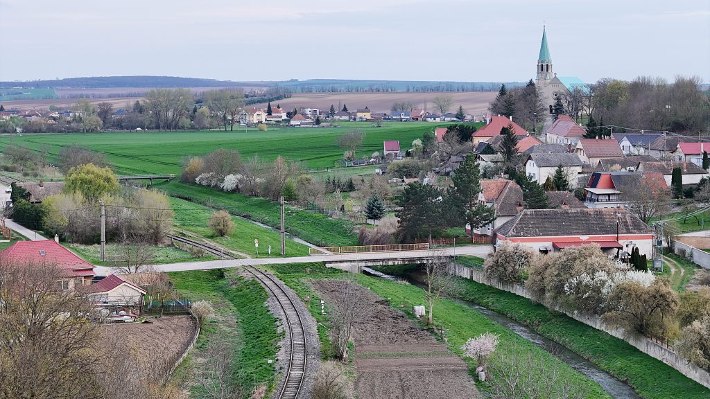 Železničná trať Zbehy - Radošina