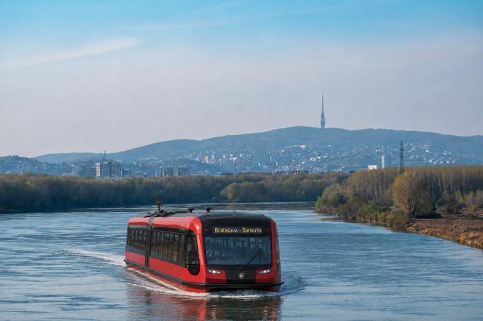 Bratislavská vodná električka (fikcia)