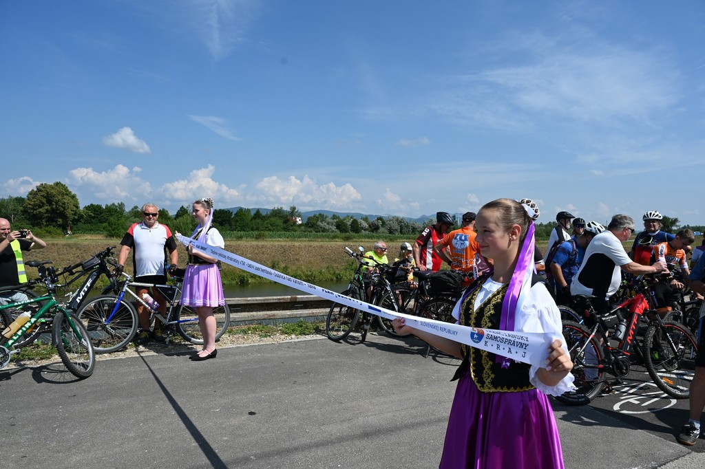 Vážska cyklomagistrála Nemšová - Košeca