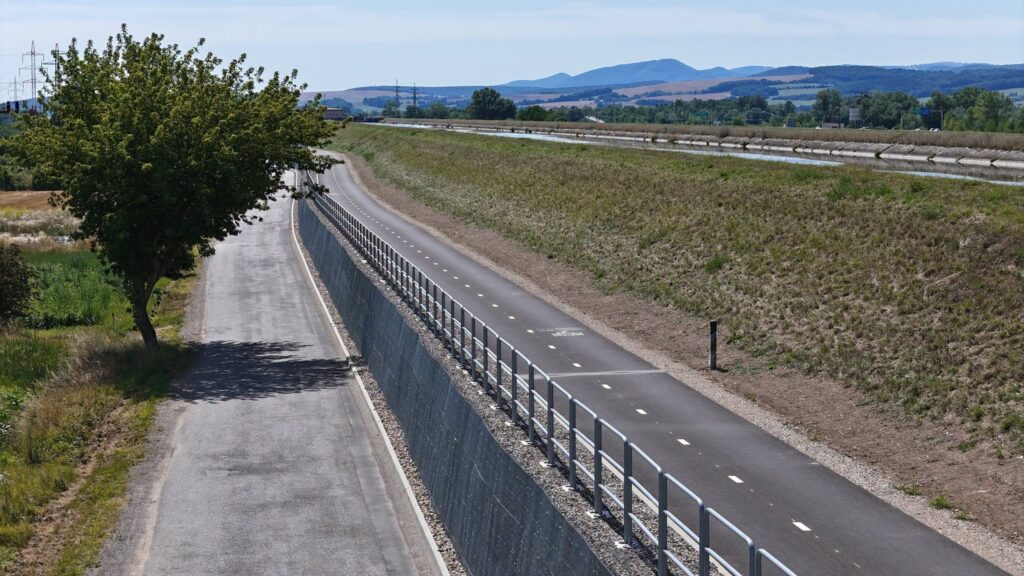 Vážska cyklomagistrála Nemšová - Košeca