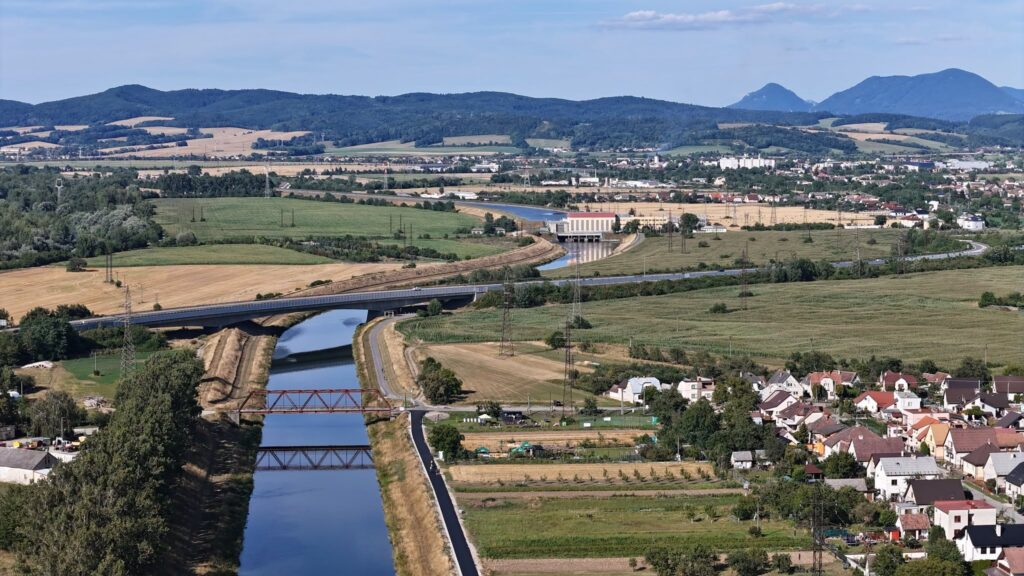 Vážska cyklomagistrála Nemšová - Košeca