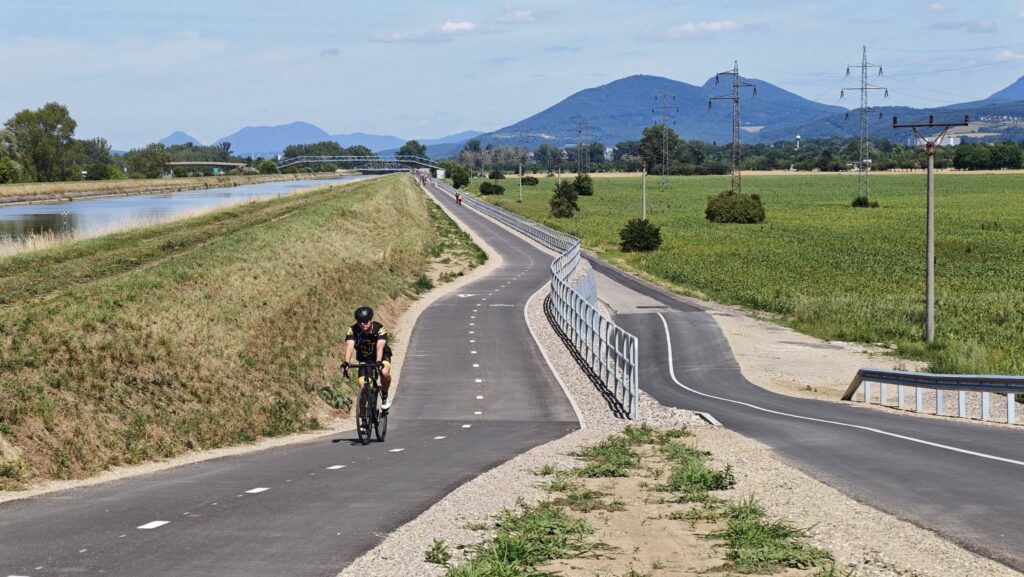 Vážska cyklomagistrála Nemšová - Košeca