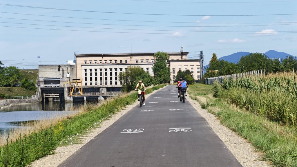 Vážska cyklomagistrála Nemšová - Košeca