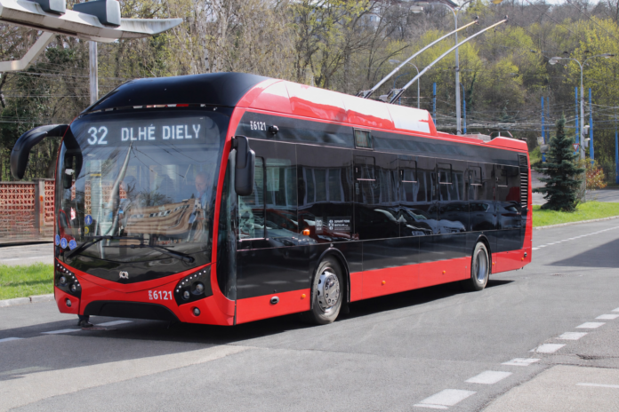 Bratislavský kraj, Bratislava, trolejbus, linka 32. Zdroj foto: DPB