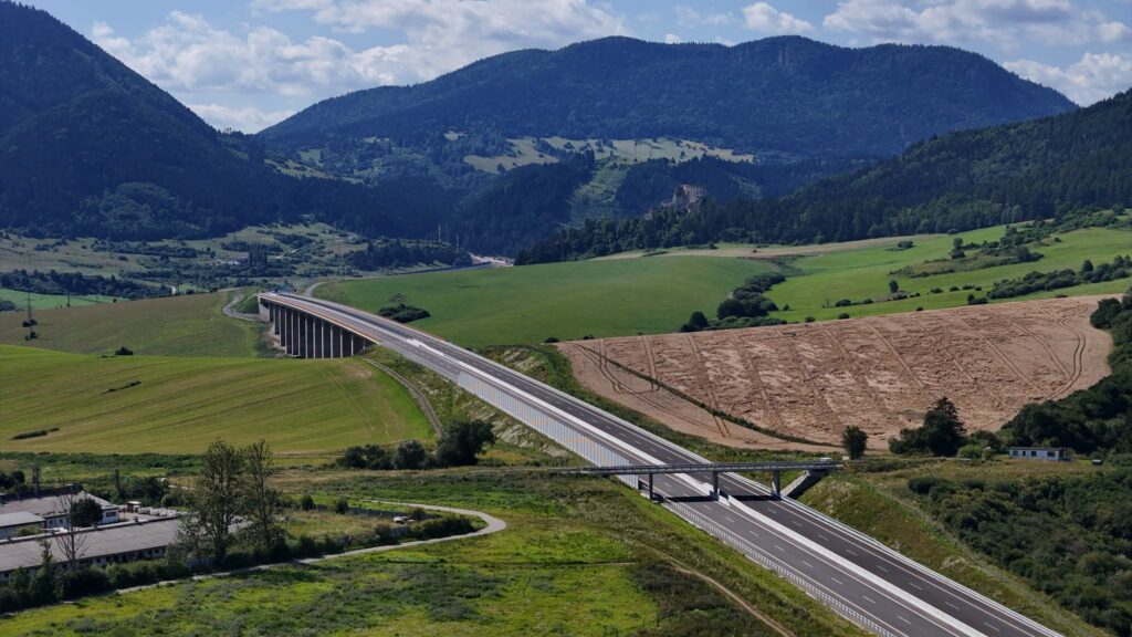 Diaľnica D1 Hubová - Ivachnová