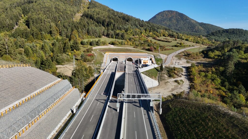 Tunel Čebrať
