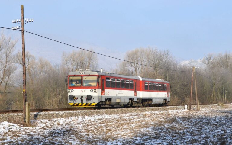 Výluka na trati Kraľovany – Párnica: osobné vlaky v októbri 2026 nahradí autobusová doprava